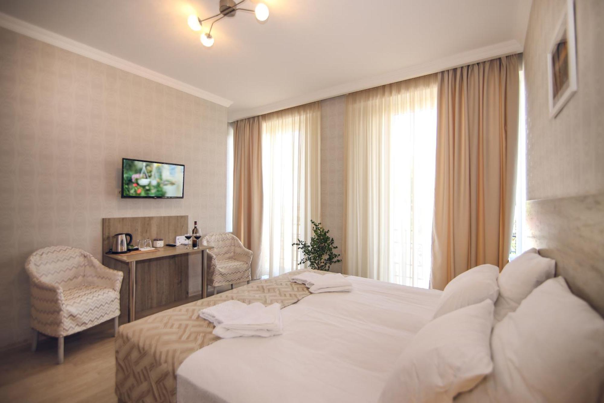 Kenari Hotel Tbilisi Exterior photo