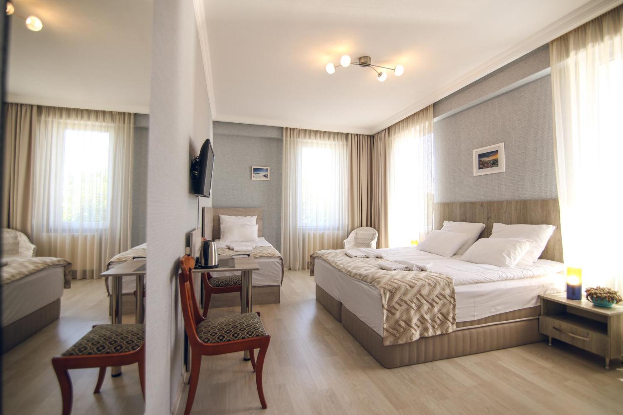 Kenari Hotel Tbilisi Exterior photo
