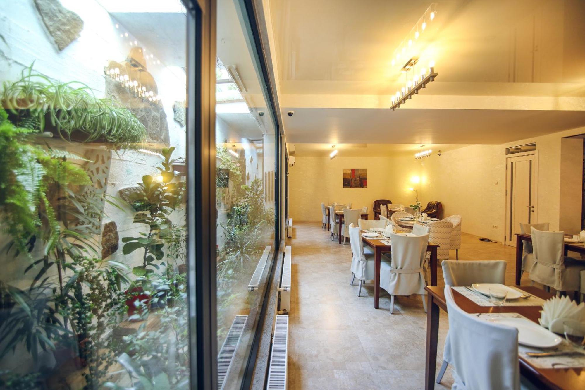 Kenari Hotel Tbilisi Exterior photo